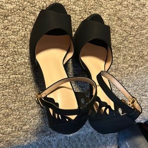 Hollow out stiletto heeled ankle strap pumps black